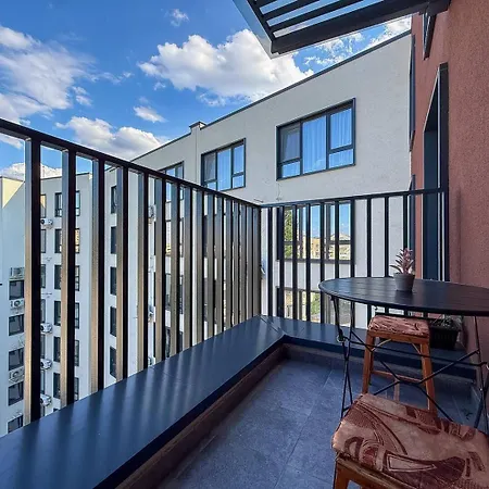 Апартамент Designer 1br In New Building Park, Desk & Ac