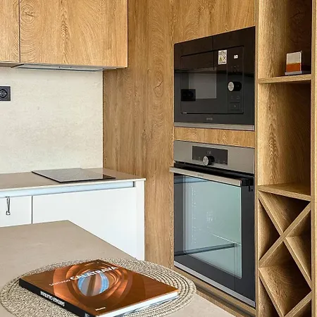 Designer 1br In New Building Park, Desk & Ac
